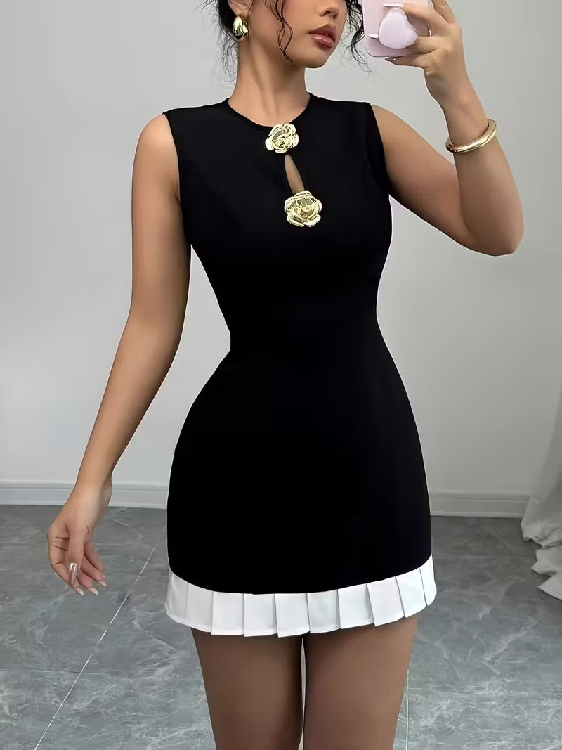 Ninonine "Noa" | Rose-Buckle Cutout Dress with Pleated Accent